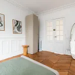Апартаменты Beautiful Chic 5-room In Marais & Bastille On Foot *