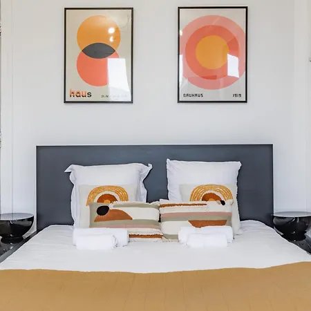 Апартаменты Beautiful Chic 5-room In Marais & Bastille On Foot *