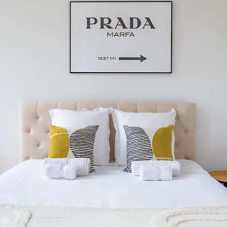 Апартаменты Beautiful Chic 5-room In Marais & Bastille On Foot *